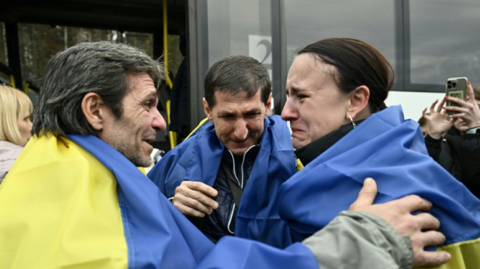  Desplazados de la ciudad ocupada de Oleshki llegan a Ucrania 