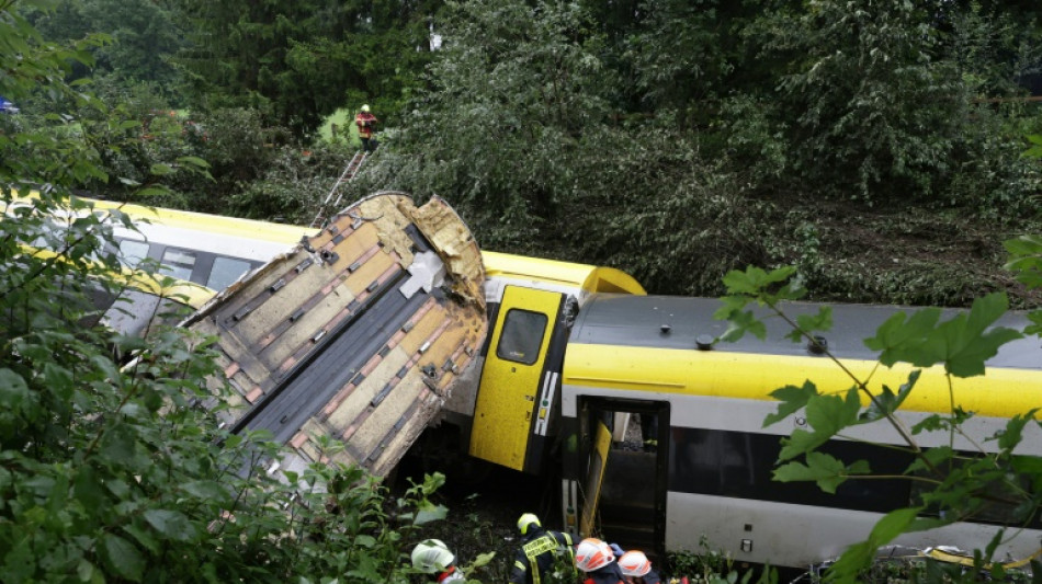 Erdrutsch wohl Ursache des Zugunglücks in Baden-Württemberg 
