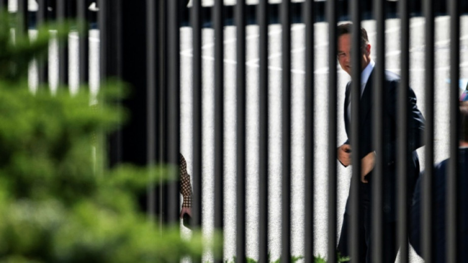  Trump faz duras cr&iacute;ticas &agrave; Otan ap&oacute;s reuni&atilde;o privada com secret&aacute;rio-geral da alian&ccedil;a 