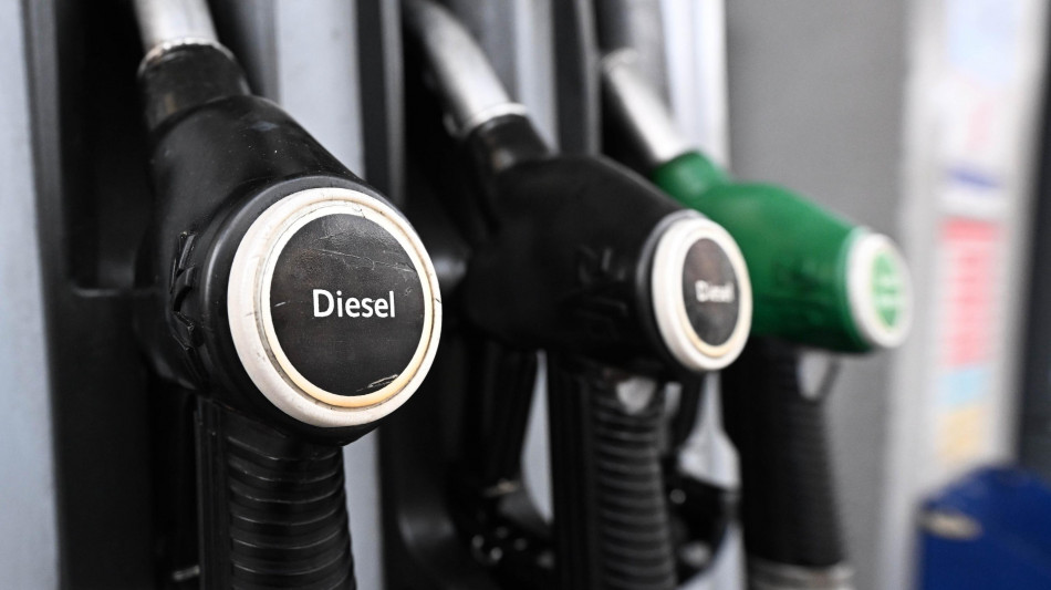 Caro-carburanti, governo lavora a misure a tempo. Fondi sotto il miliardo