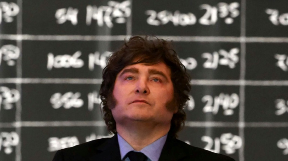  Peti&ccedil;&atilde;o solicita que Javier Milei seja declarado 'persona non grata' em Paris 
