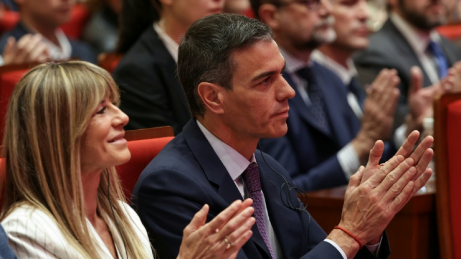  Juiz espanhol determina julgamento e apreens&atilde;o do passaporte de esposa de S&aacute;nchez  