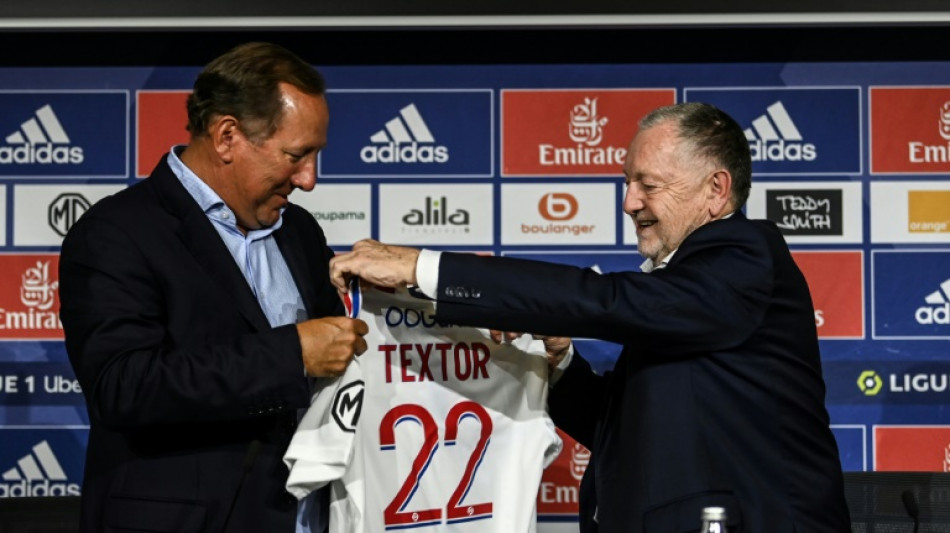 L'Olympique lyonnais passe sous pavillon am&eacute;ricain, Aulas reste &agrave; la barre 