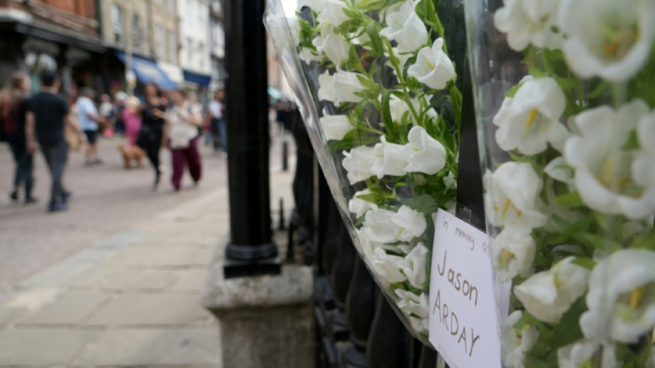  Reitor de Cambridge denuncia 'onda racista' em torno do acad&ecirc;mico encontrado morto 