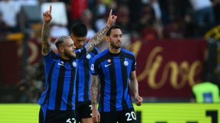 Inter vence Roma fora de casa; Milan derrota Lazio