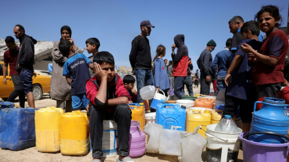 Gazans wait for aid as Israel faces mounting pressure