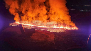 Islande: une &eacute;ruption volcanique touche Grindavik, des maisons en feu