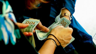 Firmas de transferencia de dinero sustituyen a bancos en medio de crisis de L&iacute;bano