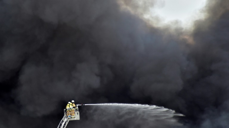 Großbrand von Lagerhallen in Hamburg nach drei Tagen gelöscht