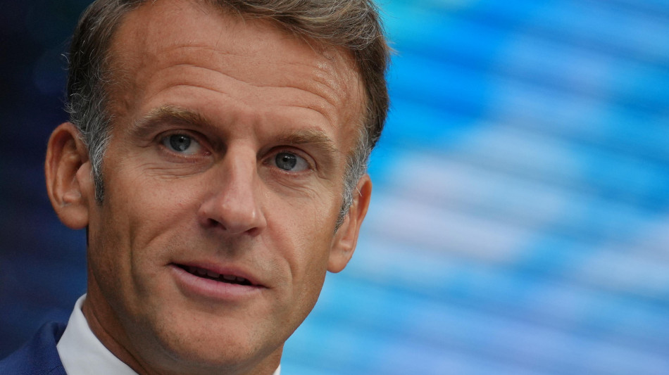  Macron, serve piano per proteggere infrastrutture critiche da attacchi ibridi russi 