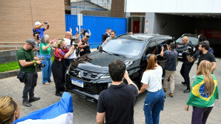 Brésil: tout juste condamné, Bolsonaro diagnostiqué d'un cancer de la peau