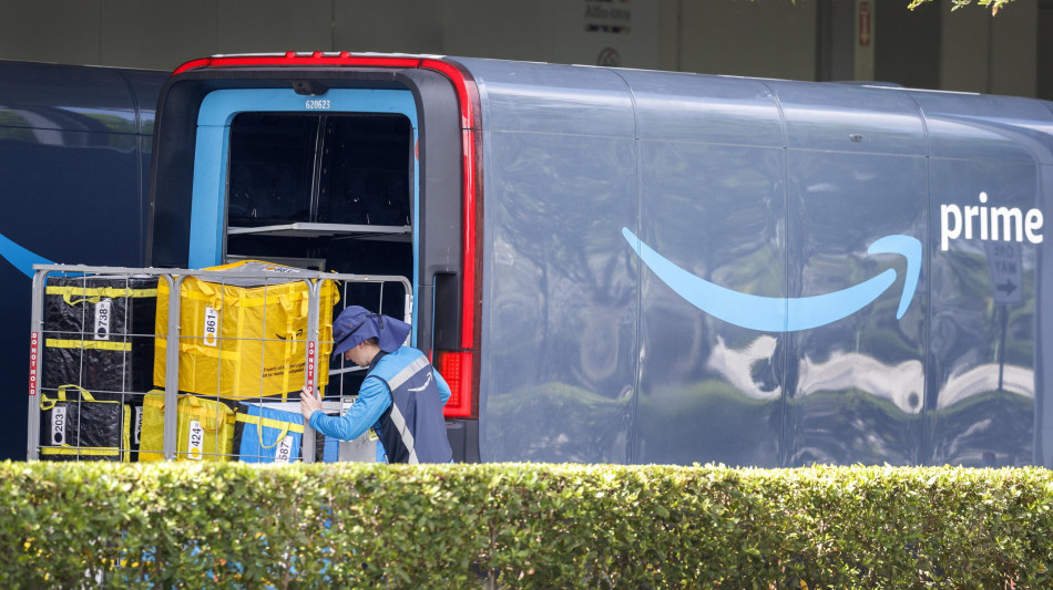 Bimbo americano ordina per sbaglio 70 mila lecca lecca su Amazon