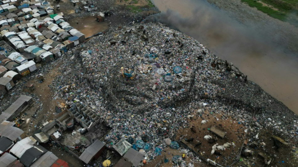 Le Ghana asphyxi&eacute; par les d&eacute;chets textiles 