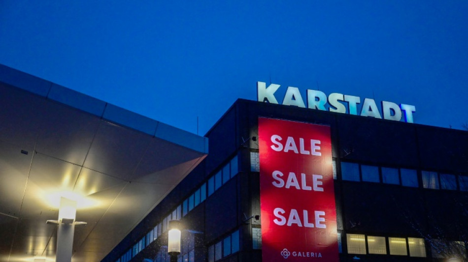 Insolvenzverwalter und Gesch&auml;ftsf&uuml;hrer von Galeria stellen neuen Investor vor 