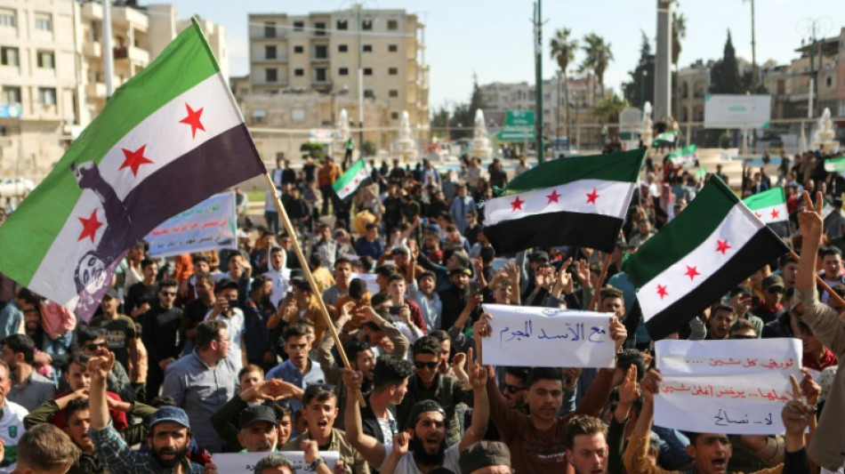 Syrie: des centaines de manifestants contre la "normalisation" avec le r&eacute;gime d'Assad