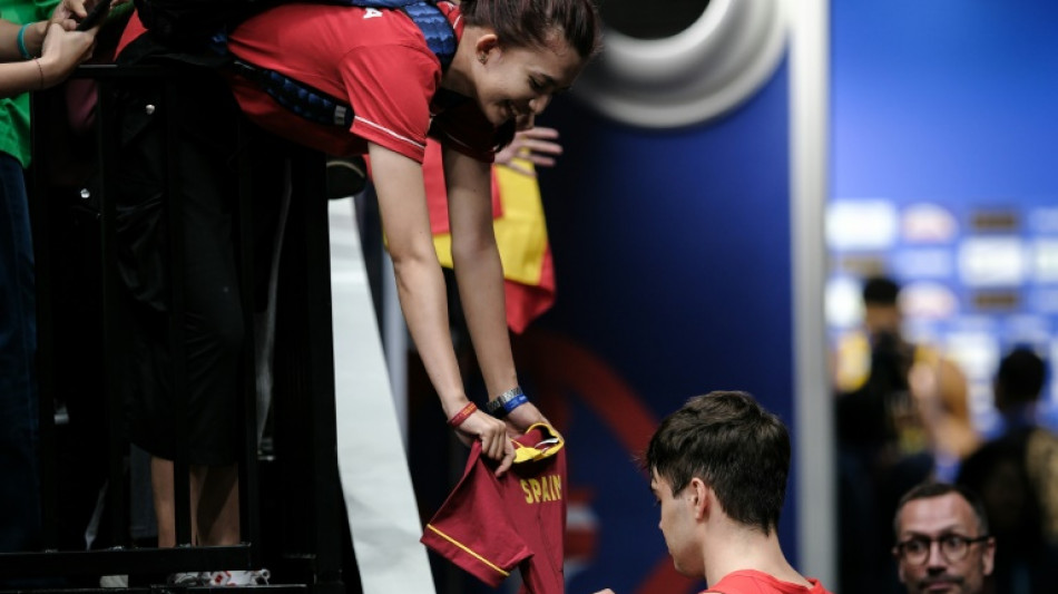 Espa&ntilde;a y USA imponen su ley en el Mundial y pisan la segunda fase