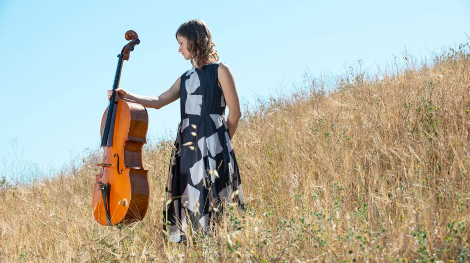  A Orsolina28 Art Foundation la musicista e performer Naomi Berrill 