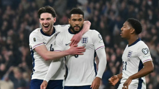 Inglaterra vence Let&ocirc;nia (3-0) nas eliminat&oacute;rias europeias