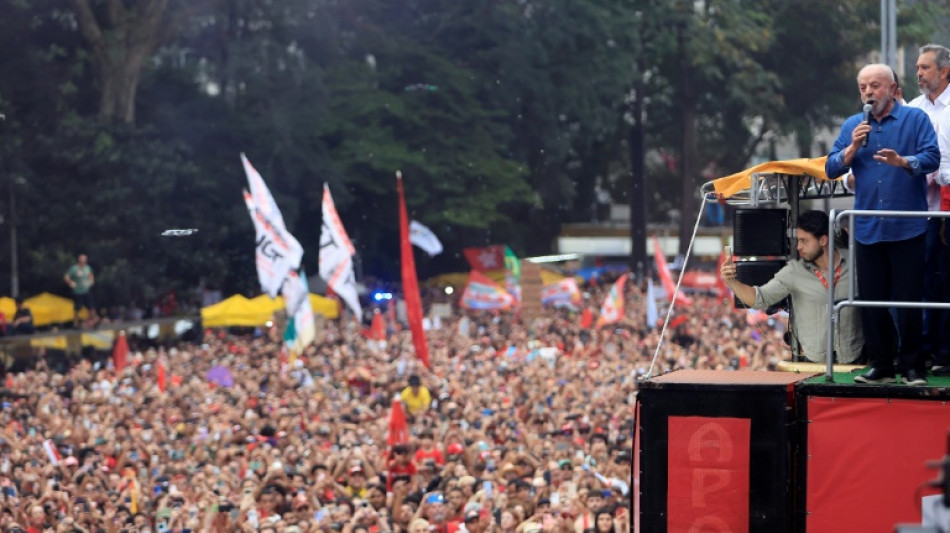  Br&eacute;sil : Lula mise sur l'all&egrave;gement de la semaine de travail avant le second tour de la pr&eacute;sidentielle 