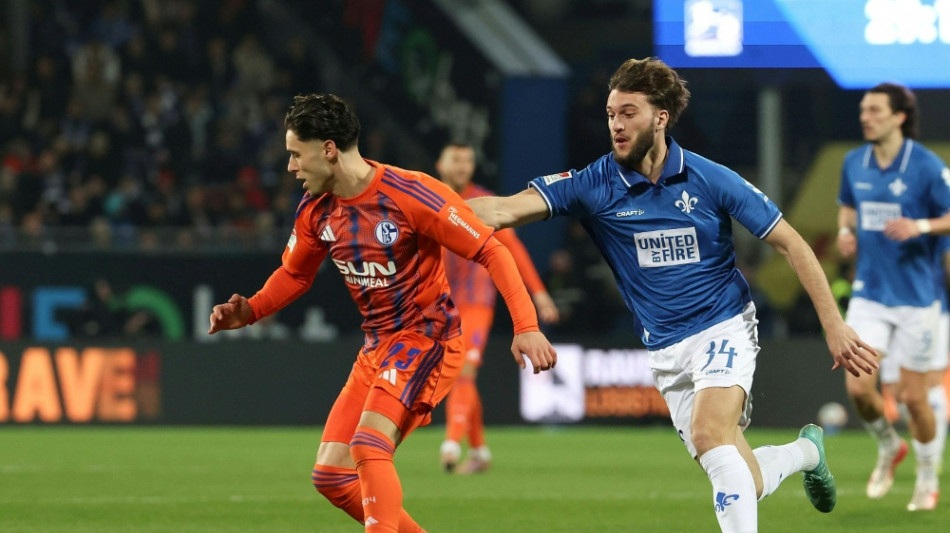  Auch ohne Dzeko: Schalke bleibt Tabellenf&uuml;hrer 