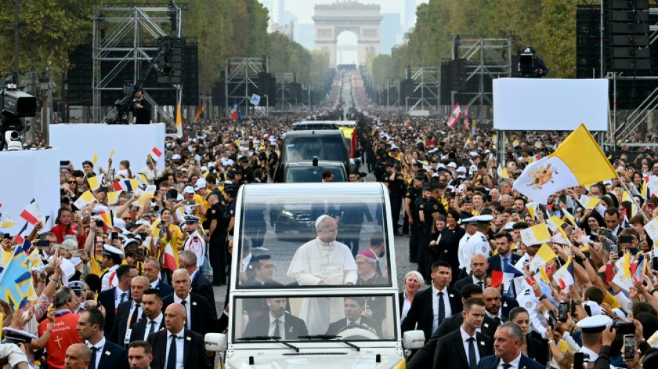  Leo XIV. feiert in Paris Messe mit 800.000 Menschen 