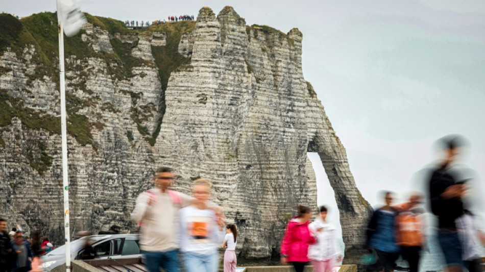 A &Eacute;tretat, le surtourisme devient un casse-t&ecirc;te pour les habitants