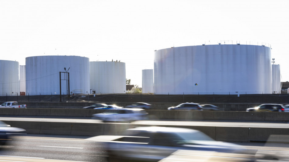  Il gas decolla ad Amsterdam, +10,45% in avvio di seduta 