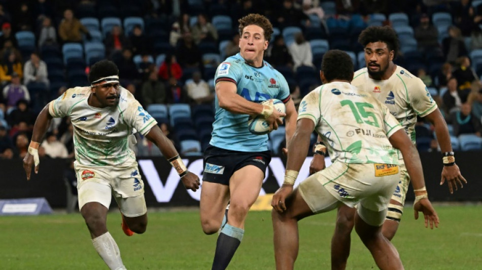 Waratahs 'stay in fight' to enter Super Rugby quarter-finals 