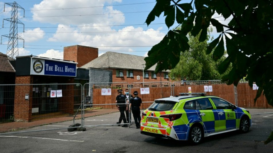 La police britannique sur le qui-vive après des heurts devant un hôtel hébergeant des demandeurs d'asile