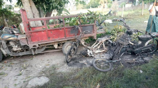 El ejército de Birmania bombardea a una multitud y deja al menos 40 muertos, según testigos