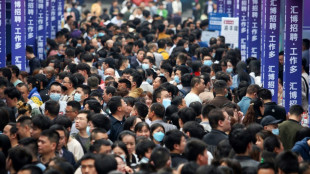 En Chine, reprise &agrave; la peine et ch&ocirc;mage record chez les jeunes
