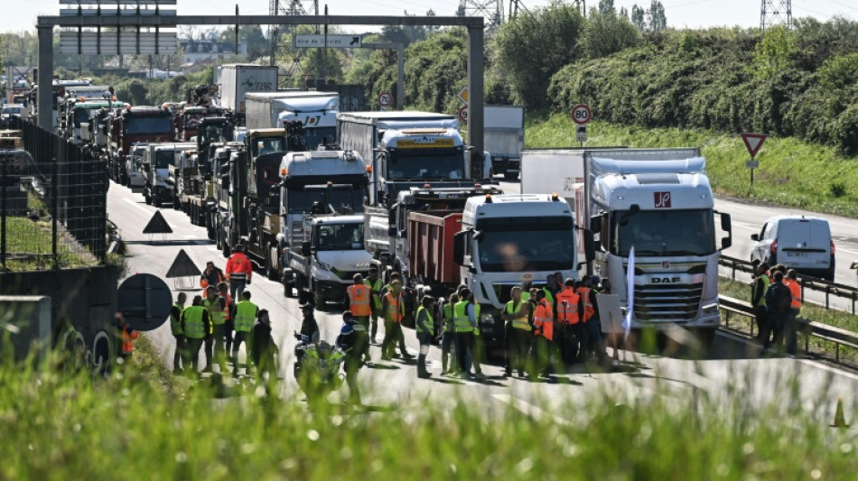  Cessez-le-feu en Iran: p&eacute;troliers et gouvernement misent sur une baisse des prix &agrave; la pompe 