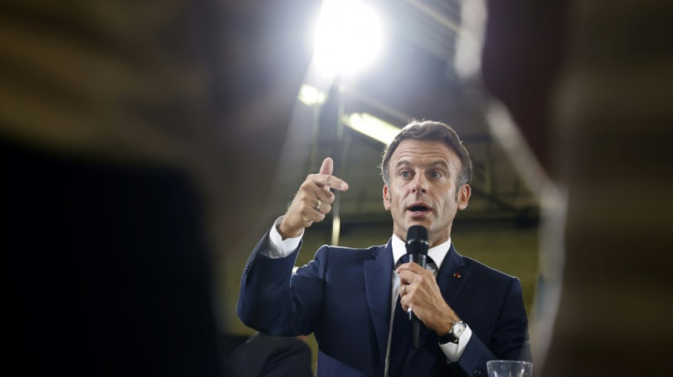 R&eacute;f&eacute;rendum, &eacute;meutes : Macron veut acc&eacute;l&eacute;rer la concertation avec les partis et la soci&eacute;t&eacute; civile