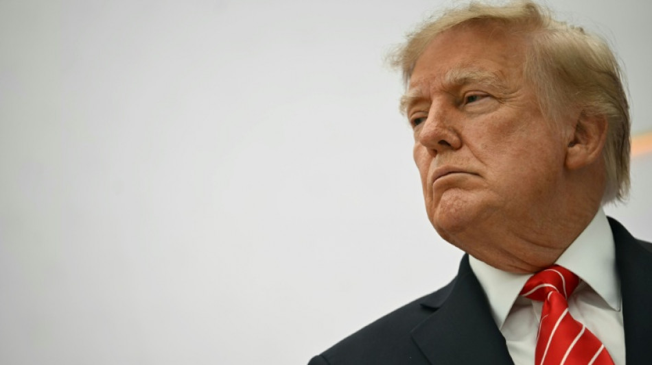  Stocks advance, oil retreats as Trump rules out pre-vote Iran attack 