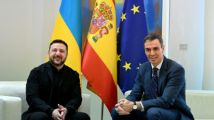 "Nada ni nadie nos va a hacer olvidar" a Ucrania, le dice Pedro S&aacute;nchez a Zelenski