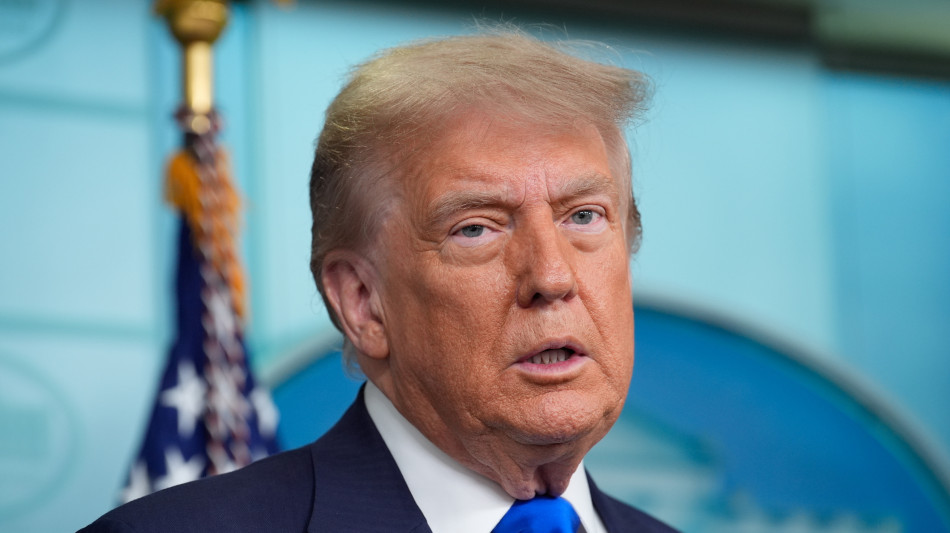 Trump, prezzi petrolio bassi spingeranno Putin alla tregua