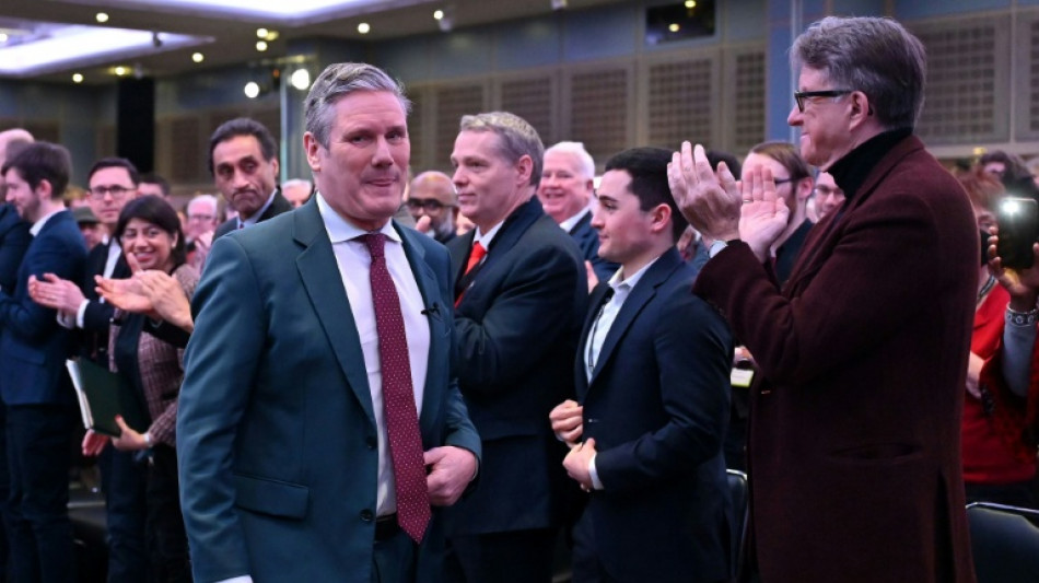  Starmer faces MPs as pressure grows over Mandelson scandal 