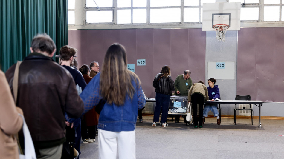  Exit poll per Parigi, in testa l'erede di Hidalgo contro Rachida Dati 