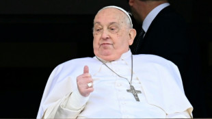 El papa, convaleciente, aparecerá en público por Pascua
