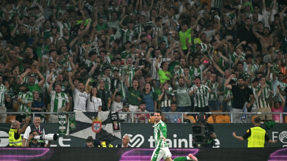  Real Madrid sofre primeira derrota no Espanhol em visita ao Betis 