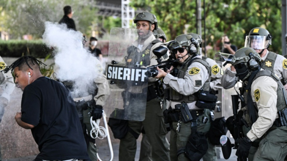 Trump defende mobiliza&ccedil;&atilde;o militar em Los Angeles e Calif&oacute;rnia prepara batalha legal