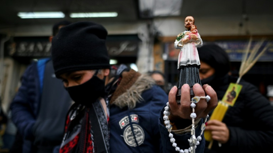 Face &agrave; l'inflation infernale, les Argentins se vouent au "saint du pain et du travail"