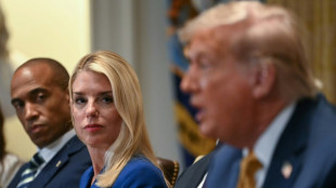 Dans la tourmente, l'administration Trump cherche &agrave; publier des documents de l'affaire Epstein