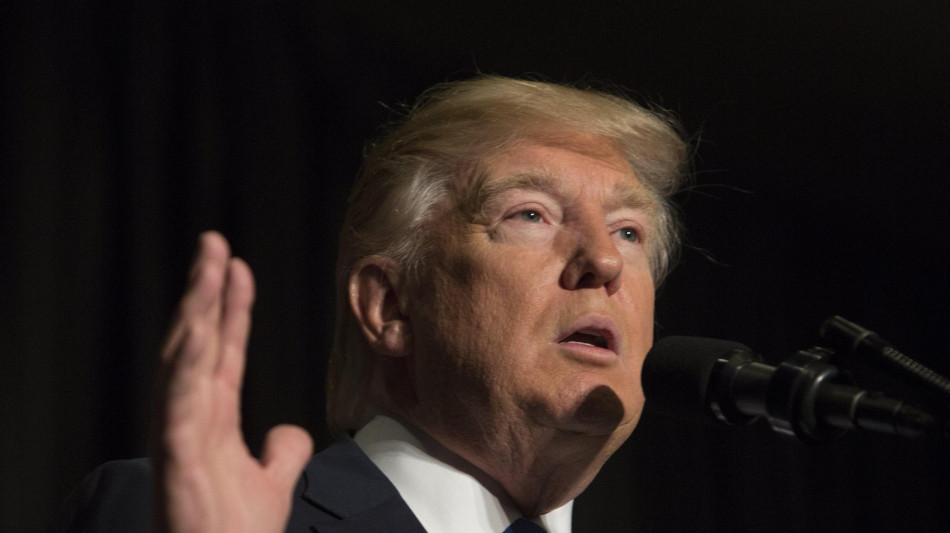  Trump minaccia il carcere per la fuga di notizie sui piloti in Iran 