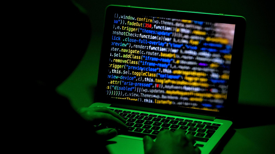Brasile, il parlamento approva la stretta sui reati sessuali online contro minori