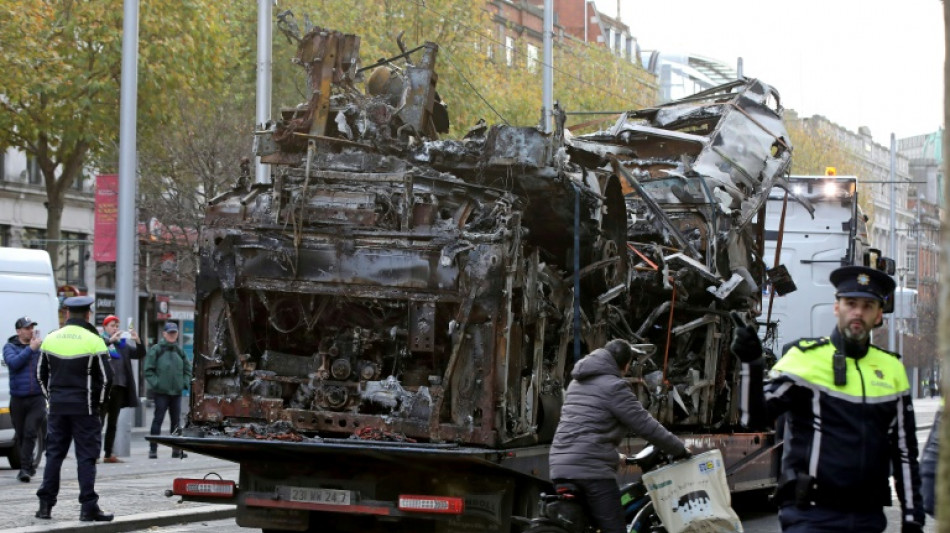 Le gouvernement irlandais d&eacute;nonce des violences qui "font honte &agrave; l'Irlande" au lendemain d'&eacute;meutes &agrave; Dublin