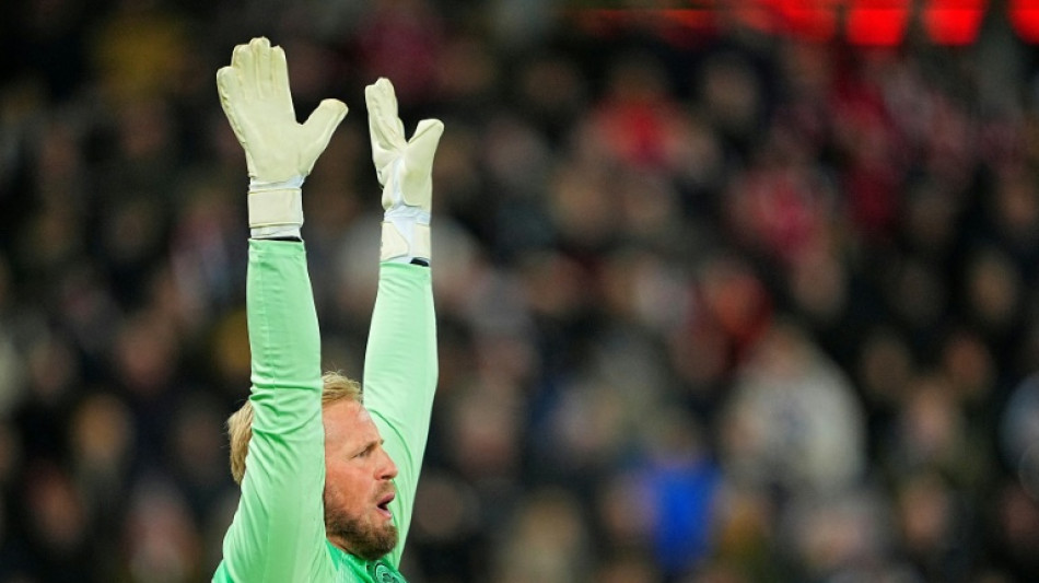  Com les&atilde;o no ombro, Kasper Schmeichel fala em poss&iacute;vel aposentadoria 