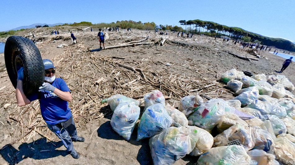  Detenuti in campo con Plastic Free e Seconda Chance per ripulire l'Italia 