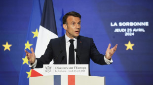Frankreichs Präsident Macron fordert europaweite Online-Mündigkeit ab 15 Jahren 