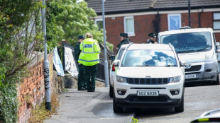 Attaque &agrave; Belfast: les autorit&eacute;s appellent au calme face au risque de violences anti-immigr&eacute;s